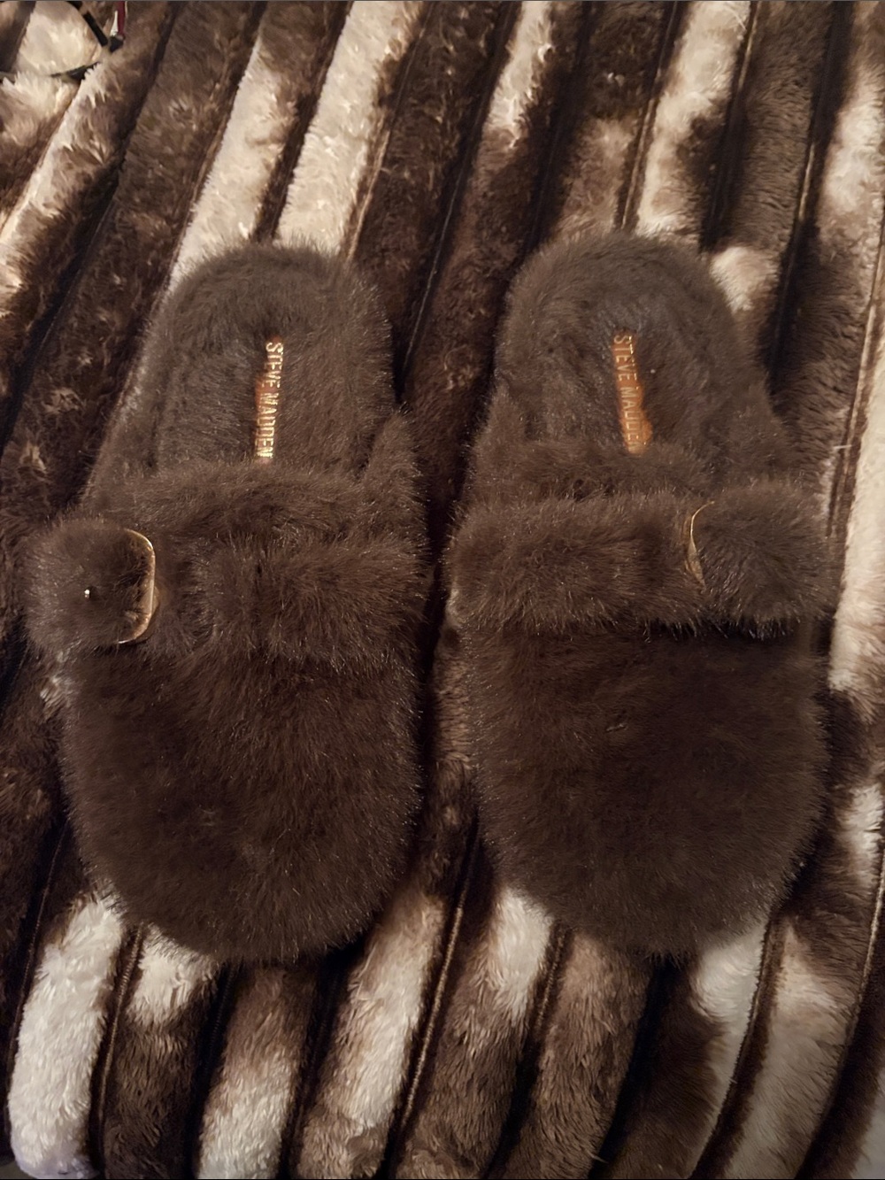 Steve Madden fuzzy flats